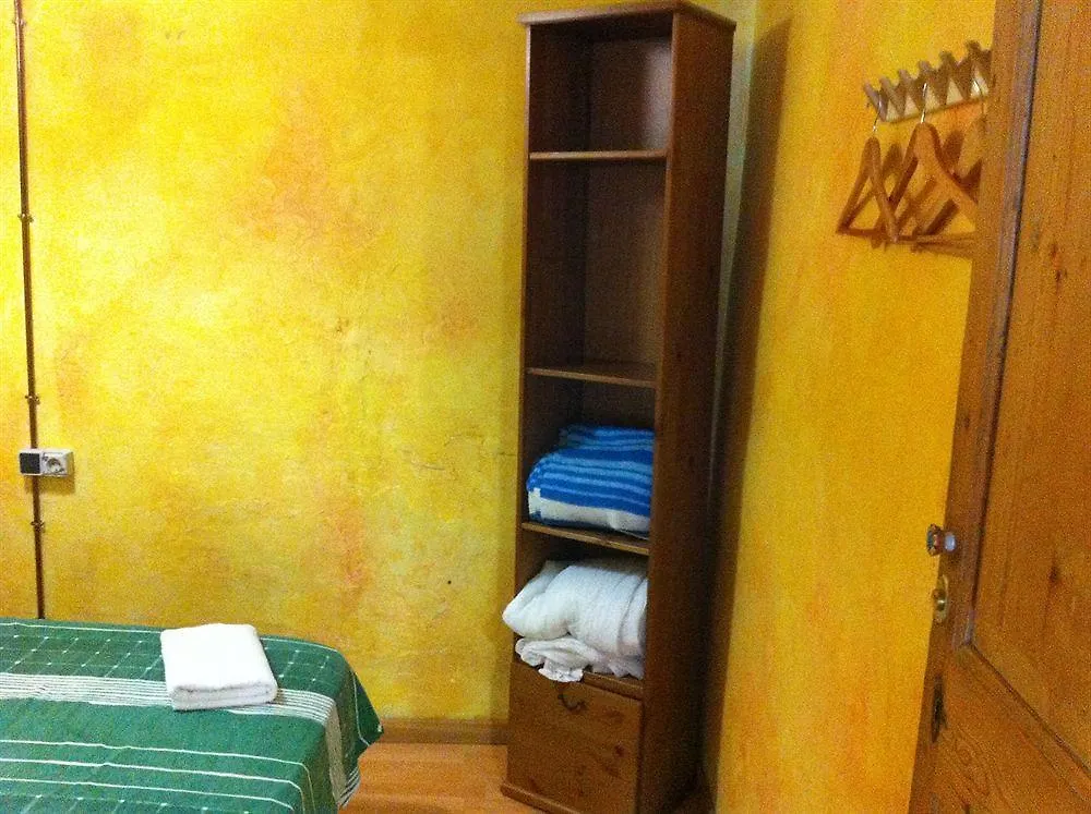 Las Ramblas Rooms Barcelona 2*,  Espanha